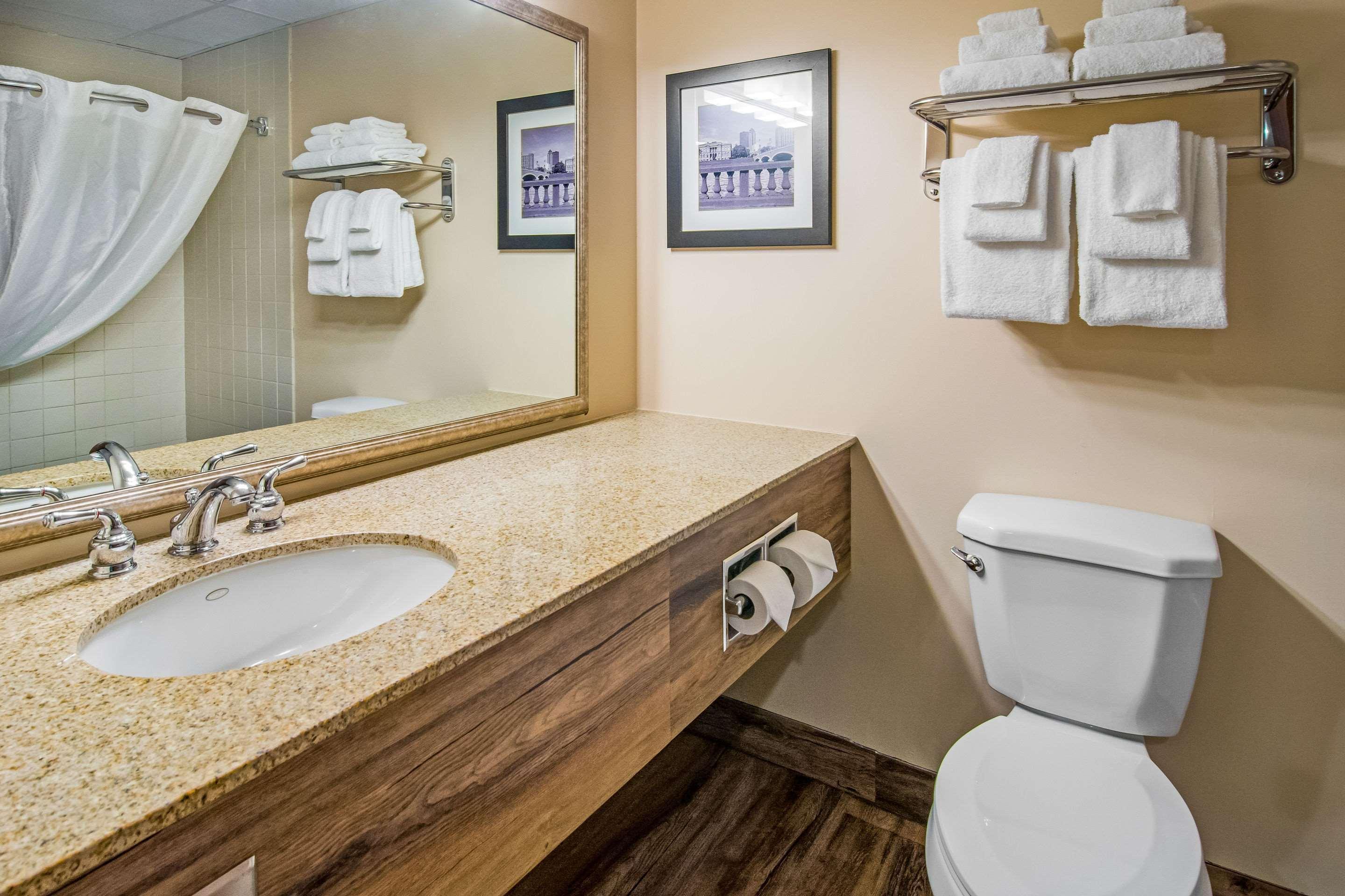 Quality Inn & Suites Virginia Zewnętrze zdjęcie